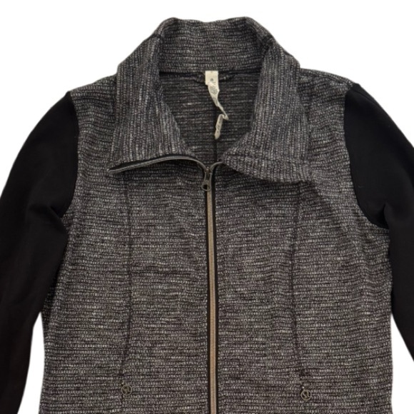 Lululemon Daily Yoga Jacket Coco Pique‎ Zip-Up Jacket, Black/Black, Size 6 - Picture 10 of 15